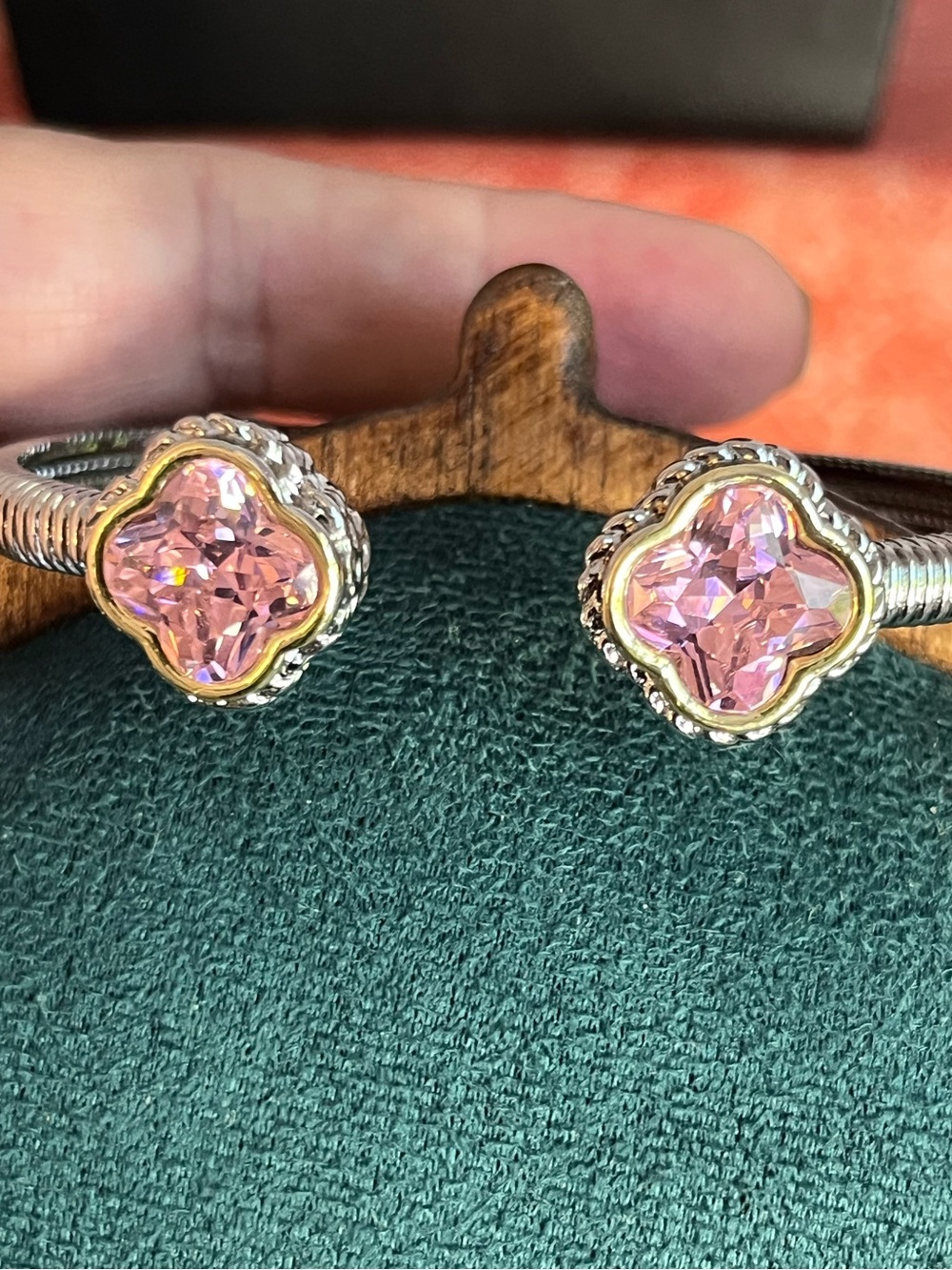 Pink Crystal Clover Two-Tone Accent Bangle/Cuff Bracelet 7-8” Beautiful!!